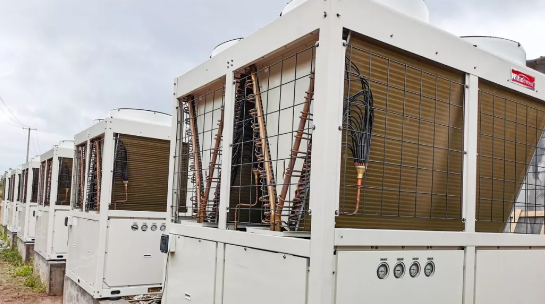 養(yǎng)鴨場老板:熱泵供暖溫度高,費用比燒煤還省!